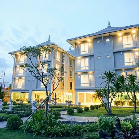 Nantra Chiangmai Riverfront Hotel Chiang Mai Bagian luar foto