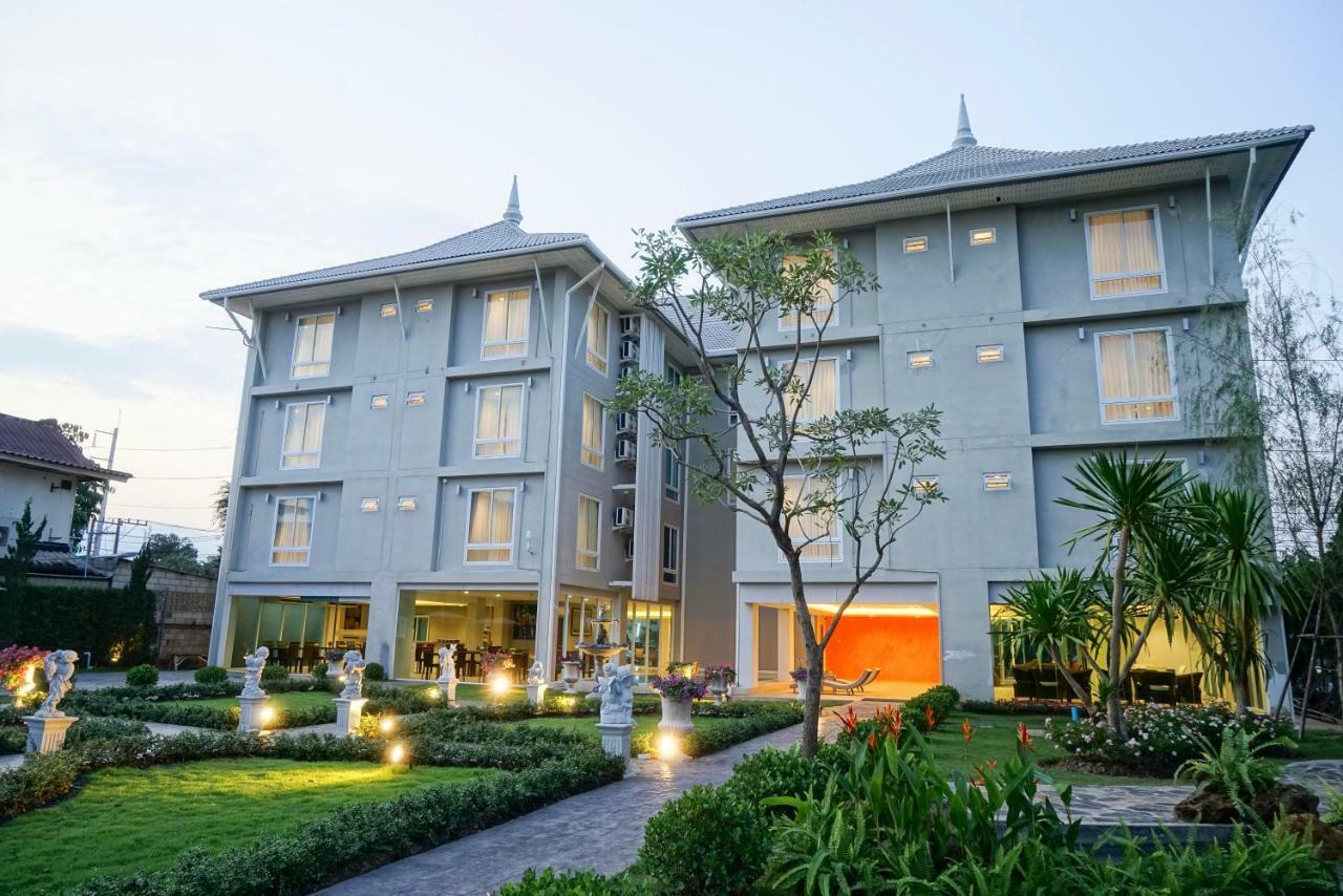 Nantra Chiangmai Riverfront Hotel Chiang Mai Bagian luar foto