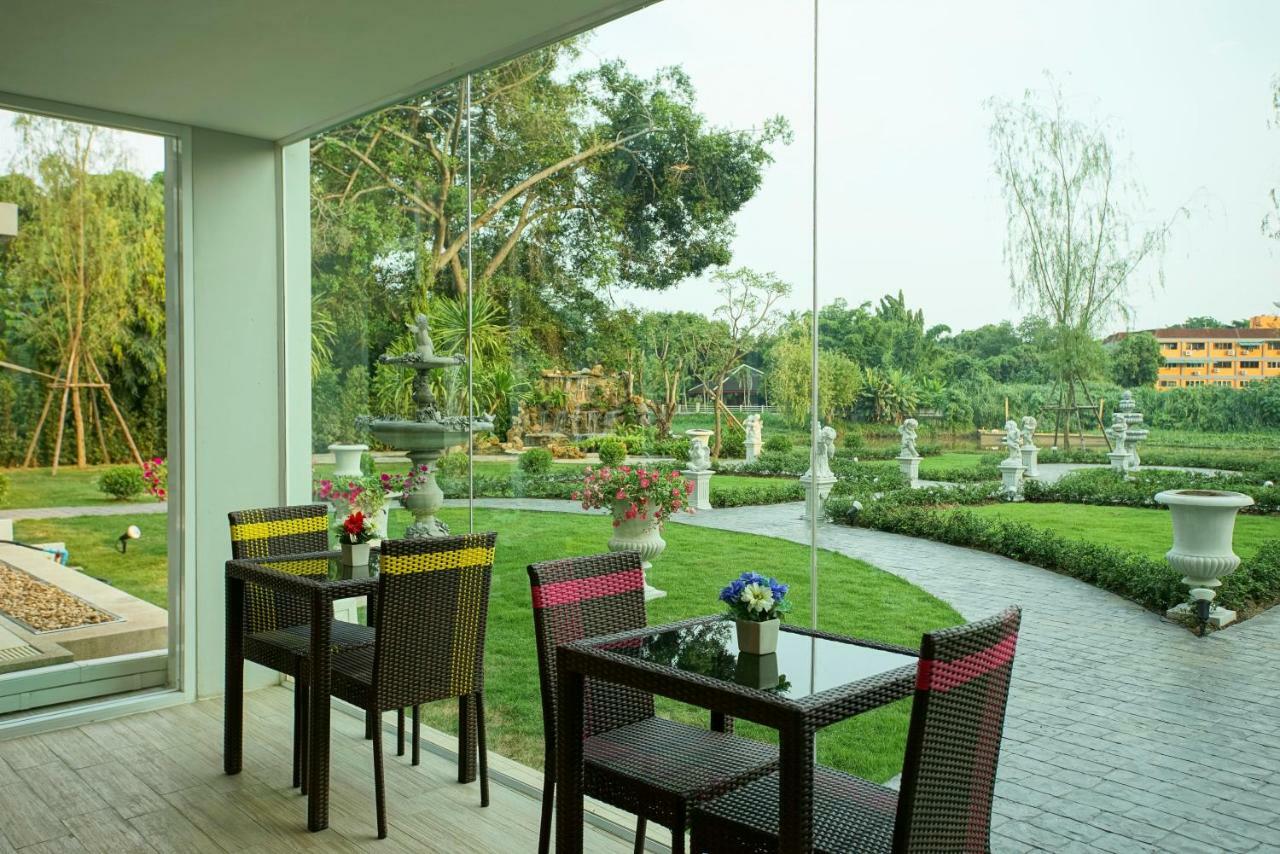 Nantra Chiangmai Riverfront Hotel Chiang Mai Bagian luar foto
