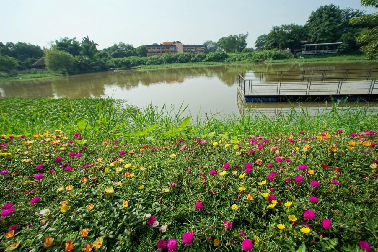 Nantra Chiangmai Riverfront Hotel Chiang Mai Bagian luar foto