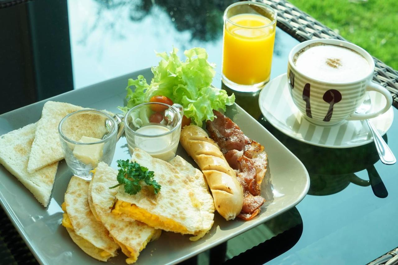 Nantra Chiangmai Riverfront Hotel Chiang Mai Bagian luar foto