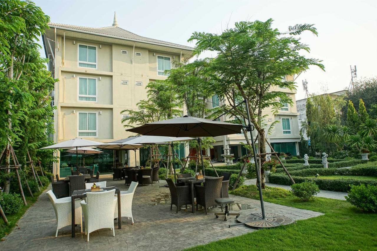 Nantra Chiangmai Riverfront Hotel Chiang Mai Bagian luar foto
