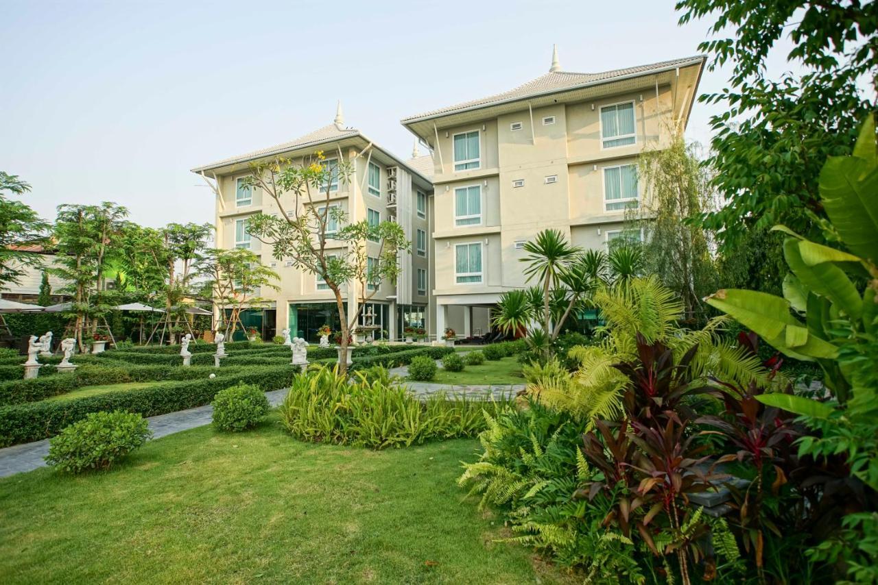 Nantra Chiangmai Riverfront Hotel Chiang Mai Bagian luar foto